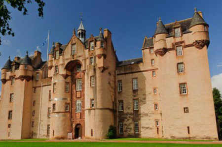 Ez az akadémia ahova Mina jár